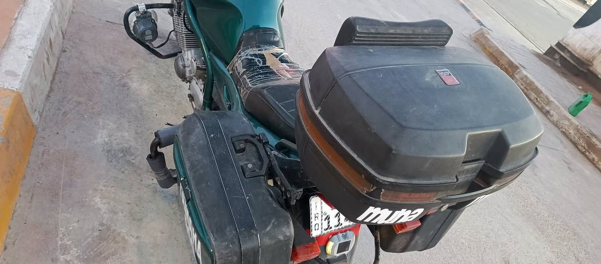 للبيع ياماها900 رقم انكليزي لوحتين بغداد دامة كامله مكينه كير بلاد شرط ترايك وين ما يعجبك دراجه تزويد صافرات لافتات جامة ستيرين بوليس دراجه دروعا امامي خلفي  دراجه موديل .94 .مال بوليس مكان الدراجه صلاح الدين سامراء السعر ((30$ ))قابل للتفاوض سعرها استفسار خاص او((***********))لحد يواعد كلمن يجي قبل ياخذها
