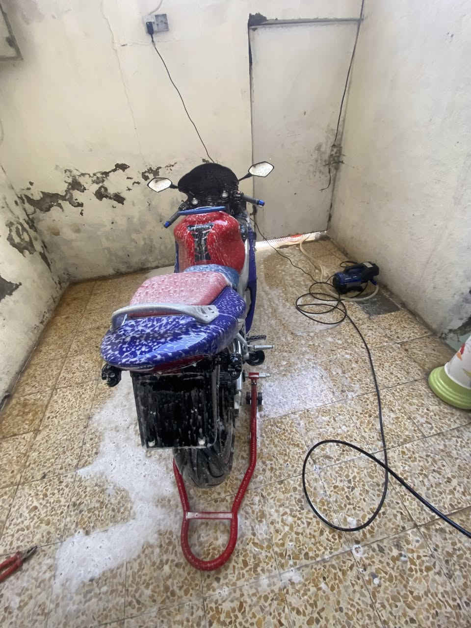 ***********￼f4.2004
