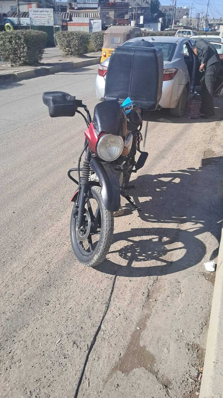 السلام عليكم خوان دراجه بوكسر للبيع دراجه خير من الله ترايها حلو ومرتب معمره تعمير كامل على اخر حبايه مال شغل وعيشه مديل ٢٠ أوراق كامله مكمله مكينه تخبل شلعه تخبل تايرات جدد عارضها مليون وبيها مجال للناس لتريد تعيش بيها مكاني بغداد الدوره الصحه ***********
