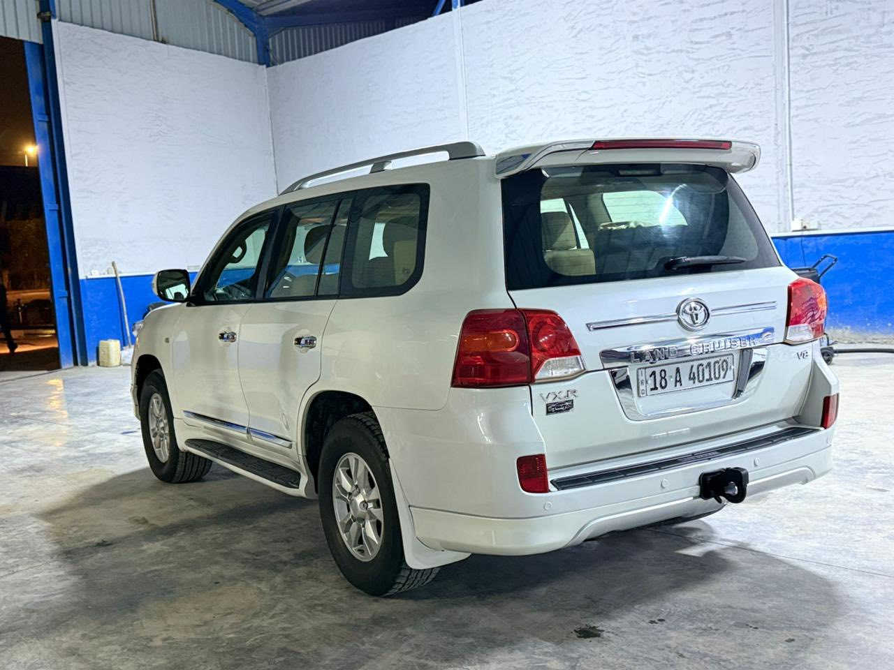 لاندكروز vxr 2010 رقم بابل باسمي
السياره ماشية ١٩٢ الف حقيقي على إيد وحدة من الزيرو مواصفات لكزس محرك ٥٧٠٠ كشنات كهرباء أربع بصمات ومعروفة مواصفات الvxr 
السيارة كفالة عامة عدة الدعاميه الخلفية صبغ وجزء يم قبق البانزين مرشوش بدون معجون 
السعر ٣٢ الف مكان السيارة حلة شارع ٤٠
***********
