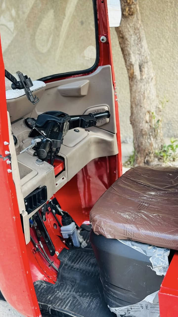 سلام عليگم تكتك 21كفاله عامه
تكتك خير من الله مناقصها أي شي  كبل للشارع 
رقم الهاتف/***********
