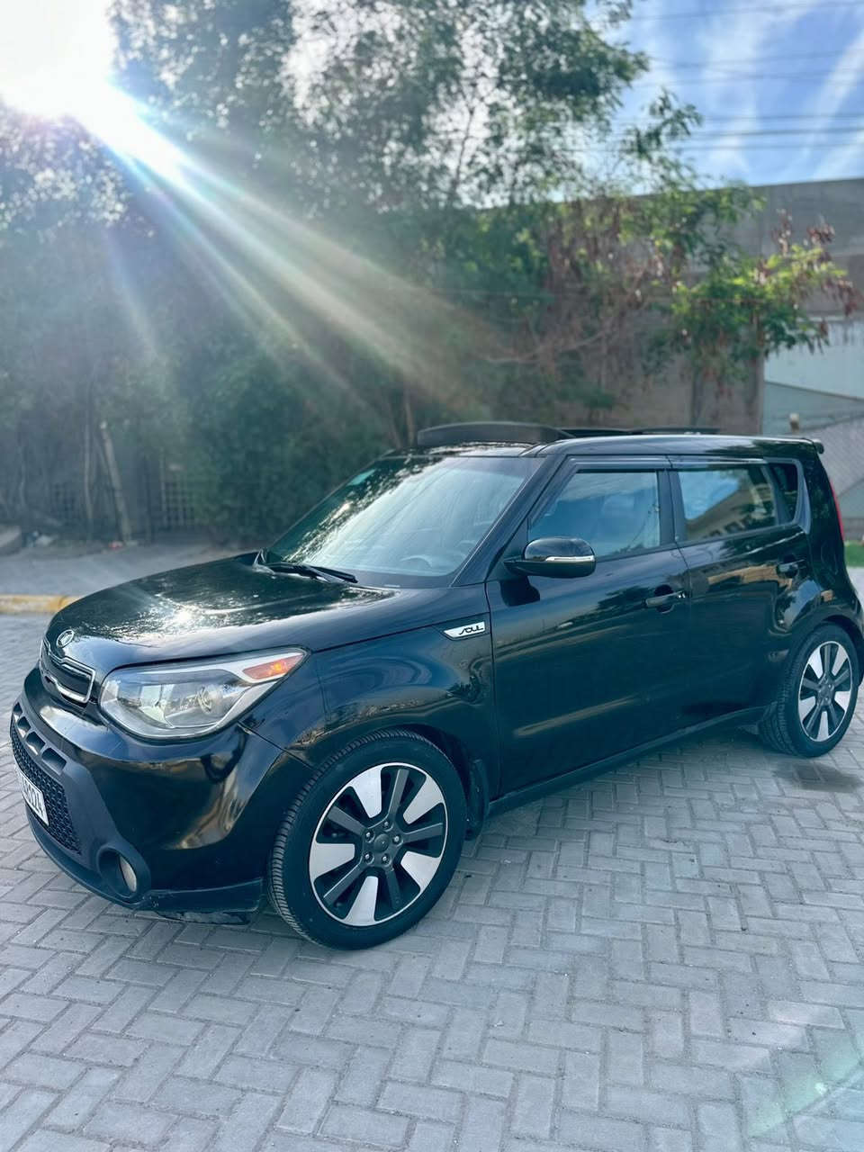 كيا صول VIP للبيع 2014 بأسمي بغداد
السيارة فول مواصفات للاخير
محرك الفين البنيد مصبوغ فقط 
المواصفات 
1 بانوراما
2 بصمة
3 كشنات تبريد + تدفئة
4 ستيرن تدفئة
5 مري شفط
6 كشنات خلفية تدفئة
7 جنطة كهرباء 
8 ترحيب عند الاقتراب
9 بصمة بالابواب
10 اشاير بالمري
11 سستم سماعات ذكي
السعر 112 وبيها مجال المكان بغداد 
 ***********
