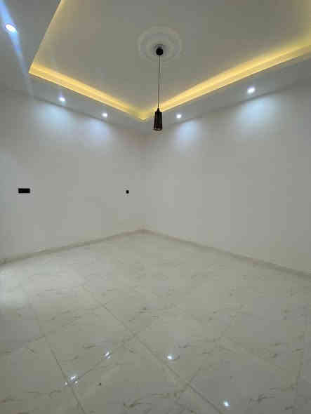 عقارات مهند الطائي 🏛🏛

داران للبيع تسليم كامل 

في حي الميثاق قرب آلسوق موقع كلش مميز

🔴مساحة كل دار 100 متر واجهة 5 متر 🔴

💥💥سند طابو ملك صرف سكني 💥💥

تفاصيل البيت : شغل كلش مرتب بناء درجة اولى 

طابق الاول : غرفة نوم وهول ومطبخ واستقبال وصحيات 

طابق الثاني : غرفتين نوم وصحيات 

السعر 142 مليون البيت الواحد

مراجعة #مكتب_مهند_الطائي 🏛
موقع المكتب➿➿في الموصل / حي الوحدة  

التفاصيل الاتصال على الأرقام التالية :_
( *********** )كورك☎️📞
( *********** )اسيا ☎️📞
او ((الاتصال على واتساب او فايبر برقم 
***********))
