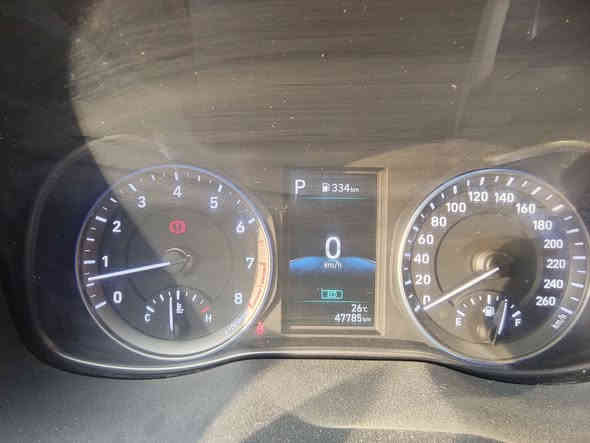 كونا ٢٠٢٣ خليجي بدون صبغ أو ضربات مشتريها زيرو وهسه ماشية ٤٧٠٠٠ مكاني سيدية ورايدها ١٨٥ وبيها مجال بسيط علما كاملة المواصفات ومحرك ٢٠٠٠ وباسمي هاتف *********** بي واتساب
