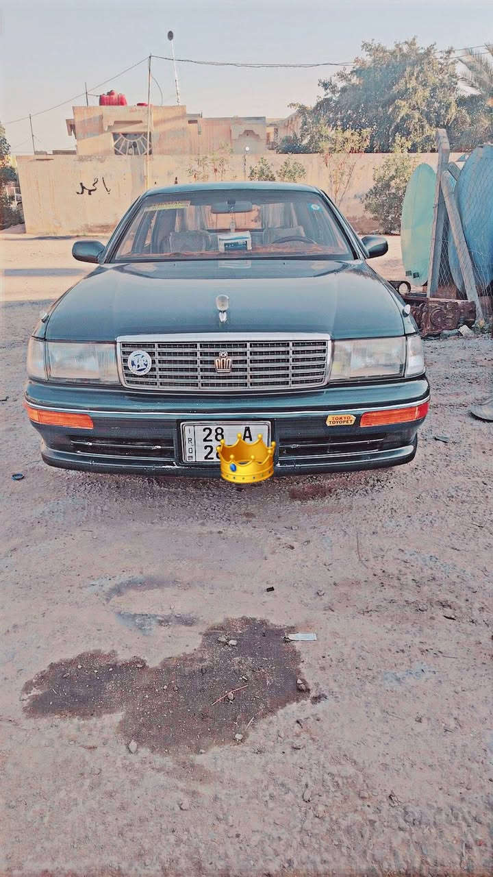 يا الله سلام عليكم كراون بطه موديل 91 رقم نجف وراعيه ايضا نجف ويريد مداور سياره قبل 10 ايام مداوريه انكليزي هزه جديده سنويه لغايت 31 نفاذه كفاله من  كص ونقل جثه  سياره مصبوغه عام جماليه مال جناي  محرك 3000 سي تسعه بيه بخار  السعر المطلوب 55 وبيه مجال  ***********
