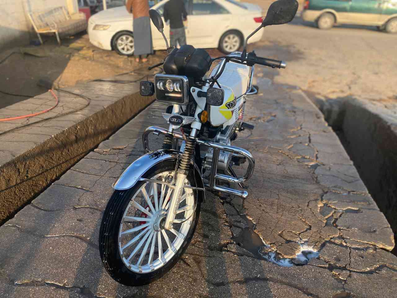 السلام عليكم  
سولنك 2025 نضيف ما عايزه شي محرك 200 
سعر 850 وبي مجال بسيط
مو شراي لا تراسل وتخابر
للتواصل على هذا الرقم 
***********
او مراسلة الحساب
