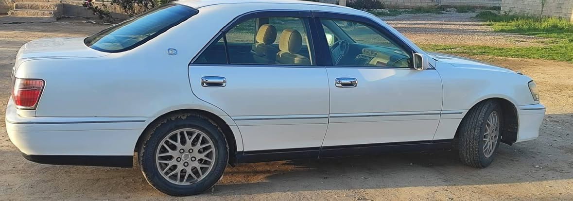 يوجد سيارة ملكة للبيع
1محرك گير شرط

2بطارية جديدة 

3تخم تايرات جديد 

سيارة مكفولة من كلشي من الدعامية لدعامية
السعر يرهم نقدي ويرهم بالمدة على قسطين فقط المكان كركوك الحويجة 
الإتصال على /***********
