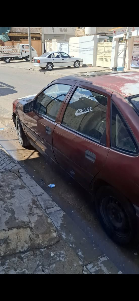 السلام عليكم اوبل فكتره حجم 20 موديل 92 لون موروني گدام العين سنويه ساقعه من ال٢٠ وتحتاج شويه ترتيب رقم اربيل صاحبه الشرعي موجود صبق الشركه سعرها مناسب  رقم الواتساب ***********
