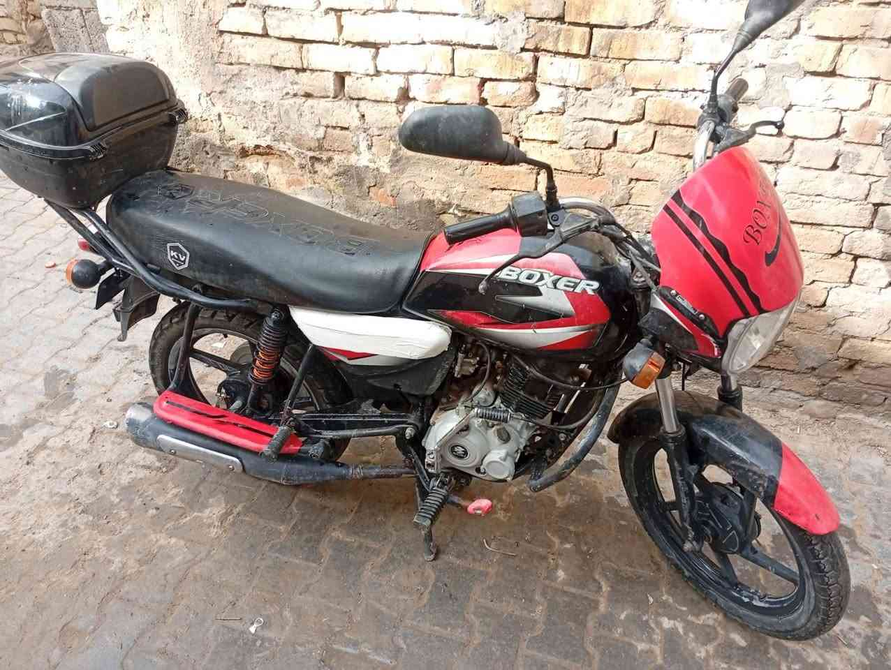 السلام عليكم دراجه للبيع بوكسر موديل 21 السعر 800 نظيفه فول رقم موبايل ***********
