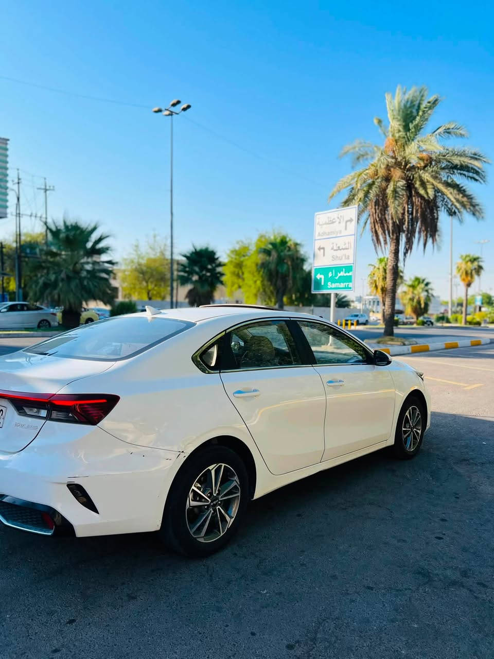 السلام عليكم 😎🔥 بيع فقط 
كيا K3 وارد صين 2022 
عداد 52 الف 
رقم اربيل تحويل مباشر ومضمون 

السياره مابيها قطرة صبغ فقط الطخات موضحه كدامك 

المواصفات 🔰
محرك 1.5 دبل نوزل 
بصمه ابواب وتشغيل عن بعد 
فتحه سقف 
تحكم ستيرن 
كروز سرعه
شاشه
تبريد قطعتين 
كامره خلفيه 
كشنات جلد كريمي 
تبريد قطعتين 
داخل وخارج زينون 
3 اوضاع قياده 
سايد بريك دكمه 
وبعد بيها مواصفات 

  📍 مكان السياره / بغداد الكاظميه 

📞 ***********
