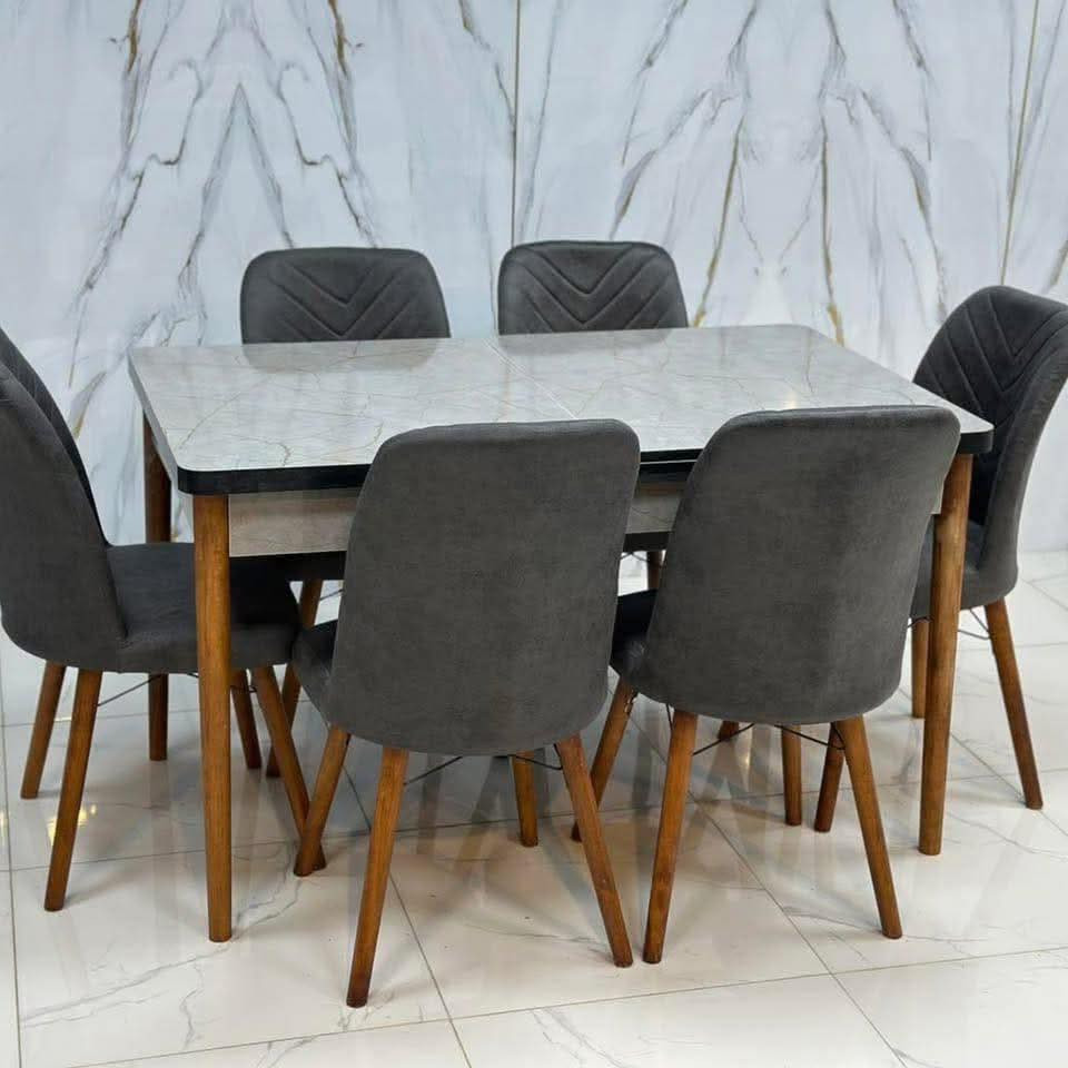 الفخامة التركية صارت أقرب لبيتكم! 🏠🇹🇷

هواية ناس يعتقدون إنو #ميز_الطعام "التركي الأصلي" لازم يكون سعره خيالي.. بس بالبيت الأنيق قررنا نسوي تحدي! 😎

وفرنا لكم أرقى موديلات #طاولات_ الطعام التركية 🍽️ اللي تجمع بين متانة الخشب التركي والتصميم المودرن، وبسعر راح يفاجئكم.

ليش هذا العرض ما يتفوت؟
1️⃣ خشب تركي درجة أولى (قوة وأناقة).
2️⃣ تصميم يناسب كل أحجام الصالات.
3️⃣ هدية من البيت الأنيق: توصيل مجاني لداخل #مناطق #بغداد! 🚚 حصرياً لمتابعينا.

سؤالنا اليوم: شنو تفضلون أكثر بميز الطعام، الكراسي المبطنة بالقماش لو الخشب السادة؟ 🤔
للحجز والاستفسار الاتصال على الرقم *********** او مراسلة الصفحة خاص او الاتصال واتساب زورونا وتدللون #اثاث #ديكور #تصميم_داخلي #ميز_طعام #اثاث_تركي #طاولات_طعام #بغداد #عروض_بغداد #تأثيث_المنزل
