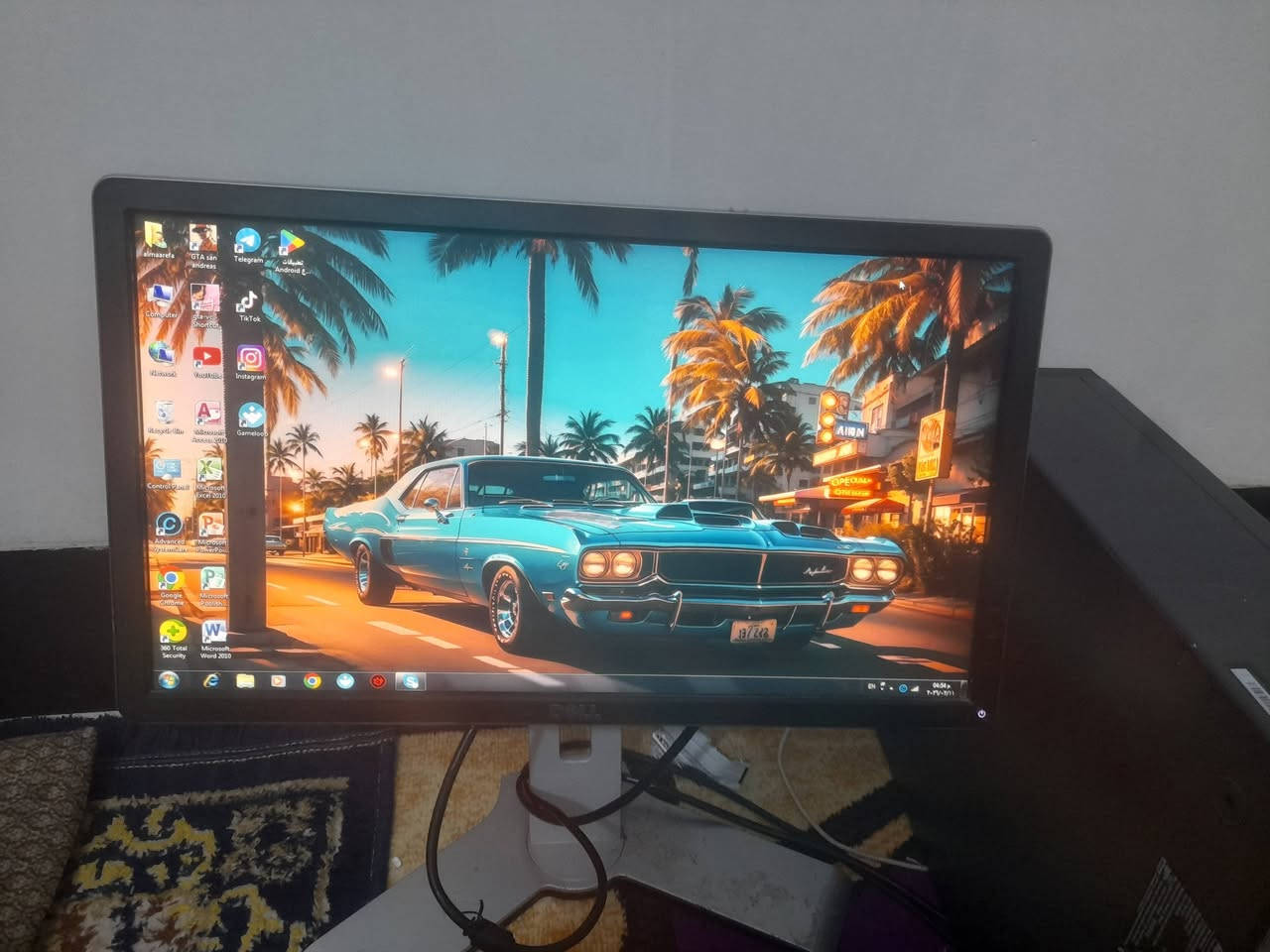 كيس لينوفو بذاكره قويه وينزل كل البرامج اخو الجديد وشاشه ديل HD  مع كيبورد وماوس ومع مميزات قويه نت مايقطع ومنزل عليها كل برامج المايكروسوفت وتكدر تنزل تلكرام وانستكرام وبيها العاب جي تي اي مكفوله من كل شي قيم واخذ بالي يعجبك مكاني الرمادي.


**إذا كنت صاحب هذا الإعلان وتريد حذفه لأي سبب، رجاءا أرسل رسالة إلى الدعم الفني**