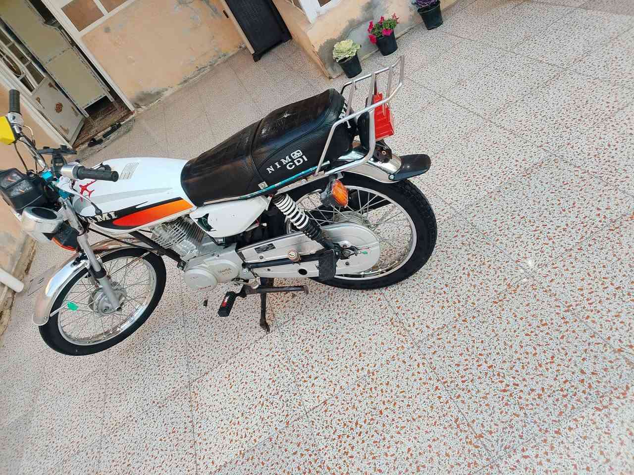 السلام عليكم دراجه لبيع نامه موديل 19 اوراق مابيه بس مكفوله من سرقه دراجه خير من الله من شلعه من معدل من كهربائيات 
نقصها بس جبنه مال كير  
 بيه مجال 
مكاني ديالى بعقوبه 
***********
بيه نقص همين بلكهربائيات 

السعر 370 قفل
