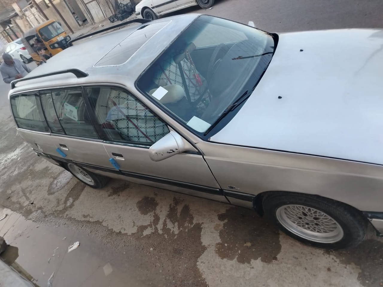 السلام عليكم اوبل اوميجا موديل 91 حجم 20 جير عادي رقم انبار ثانويه 30 صدر عمامي صدر خلفي جديد تخم تاير جديد كهربائياتها كلها كامله وشغاله عنواني بغداد البنوك سعر 30 وبيها مجال بيع مستعجل رقم الهاتف ***********
