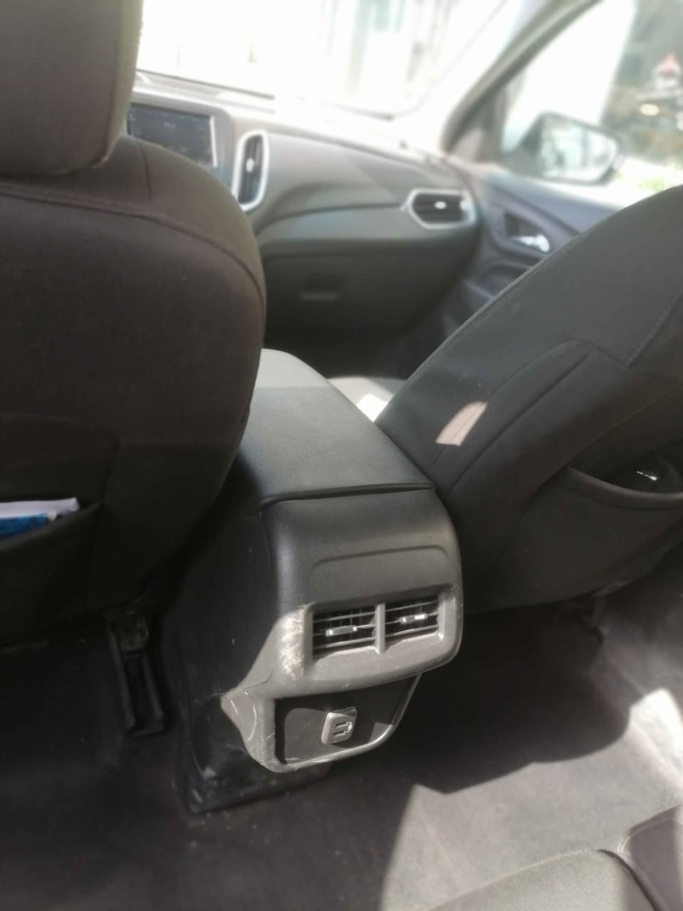 سيارة شوفرليت ايكونكوس موديل 2020
رقم سليمانيه هزة جديدة  كير مكينة ما مفتوح
بيها ١٠سم تعديل بارد بالبونيد و١٠ سم بارد بالباب الامامي للسايق ايرباكات  الكل سليمة السعر ١٣٧ ورقة او مراوسة مع سيارة أحدث موبايل
*********** كركوك, العراق
