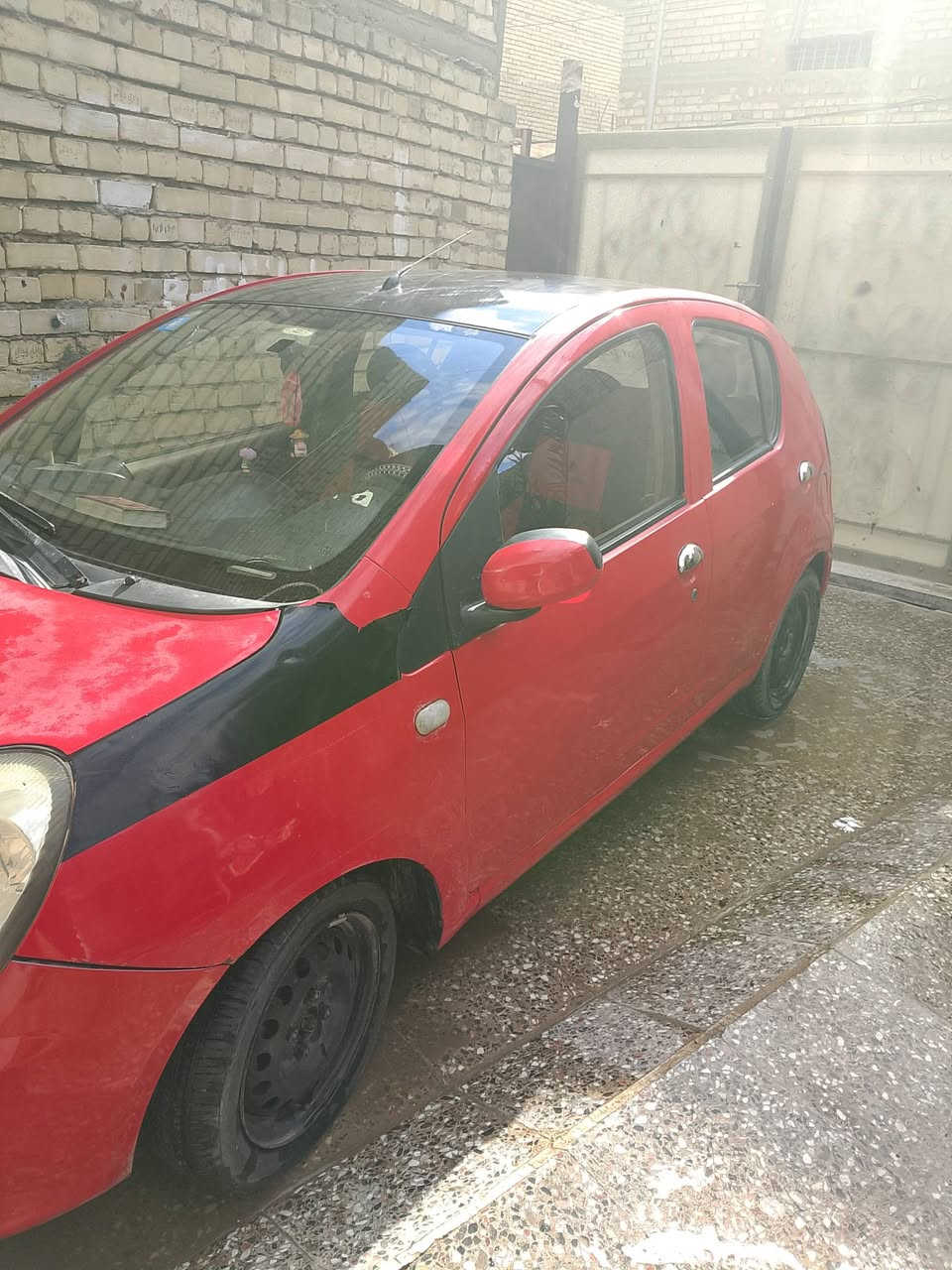 السلام عليكم للبيع جيلي باندا رقم بغداد موديل ٢٠١٣ استخدام شخصي فقط السياره نظيفه وجهازه من كلشي صدر جديد كهربائيات كامله مواصفات
شاشه 
بلوتوث 
USP 
كير ومحرك خيرا من الله  بيه معجون على كد قطعه بلباب الخلفي جدا صغيره التبريد شغال فقط ليك بيه باقي السياره مكفولة وبيه زوج تايرات جدد باسمنه تحويل ثاني يوم 
السعر ٤٥ بيه مجال بسيط للاستفسار الاتصال على الرقم ***********
