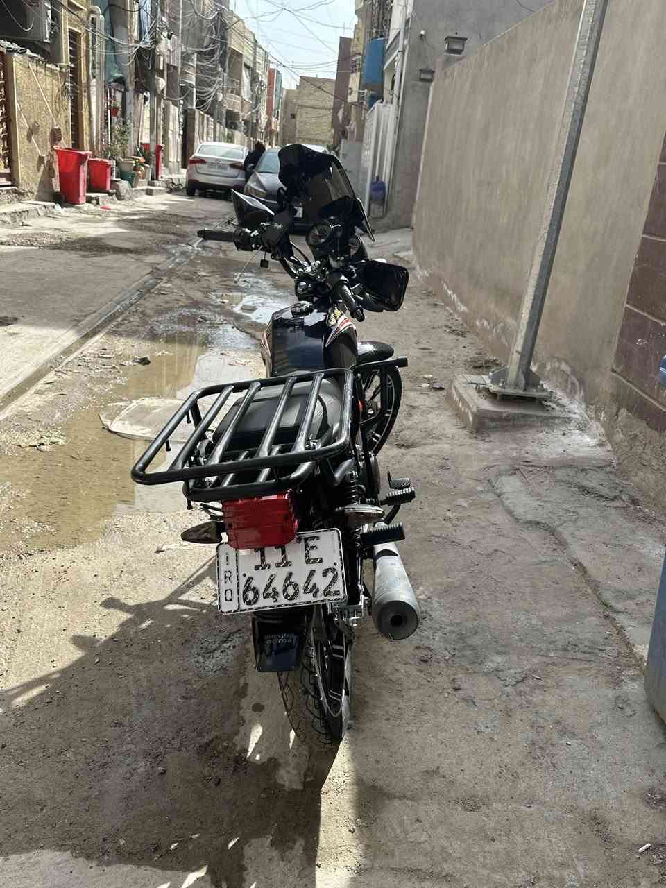 السلام عليكم دراجه شايننك مرقم بغداد رقمها مميز والدراجه بأسمي تحويل ثاني يوم الدراجه ممشاها ١٣ الف كيلو يعني بعدها جديده المكينه نضيفه خير من الله والكير هم كذالك رايدها بمليونين و١٠٠ مكاني بغداد القاهره رقمي *********** بيها مشكله بسيطه بس بل تشغيل الصباحي الباتري يضعف وبقيه الاوقات كله شغال يعني هندر واحد تشتغل وكذالك السلف
