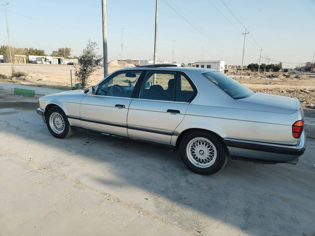 السلام عليكم
من رخصة الادمن للبيع حجم 735 اصل بليته وسنويه موديل 91 رقم بغداد انكليزي بسمي هزه جديده

موصفاتها سلايت طكتين شغال كشنات جلد كهربائي دبل جكمجه ويل خليه باقي الموصفات معروفه لجنايه السياره بيها منضومه غاز شغاله وانسئ الصراف كير ومحرك مكفولات تبريد ثلج تخم تاير جديد زوج دعاميات مال حاويه جدد السيارة جاهزة وخير من الله ترايك وين مايعجبك كهربائيات كلها شغاله نضام سكيورتي تشغيل بلادي وبسمي تحويل شوكت مايعجبك سعرها 55

***********

***********  مكاني الديوانية
