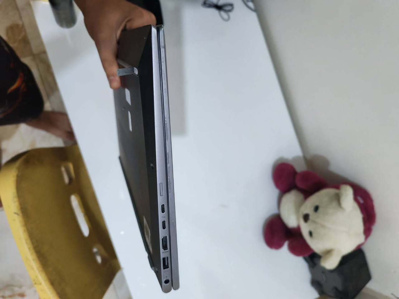 مرحباً
لابتوب hp Z Book

ملاحضه 🔴🔴 الجهاز بي مشكله متحرك الهارد مالته من مكانه يشتغل مابيه شي بس من تلزمه من جهت الهارد يطفئ قيم بلي يرضى الله وبلعافيه عليك ولله ماخذه بسعر غالي 

*********** مكاني بغداد العامريه

اللابتوب المفضل لتصميم و الهندسة و الرندرة و الالعاب 

1- رقم الموديل hp z book firefly 15 g7 workstation 

2- المعالج core i 7 v pro turbo boost 

3- من الجيل العاشر 10 

4- كرت شاشة خارجي نوع Graphics NVIDIA 4 gb ddr5

5- رام نوع ddr4 حجم (32gb) قابل لتطوير

6- هارد نوع ssd nvem samsung 512 قابل لتطوير 

7- شاشة نوع ips 

8- حجم الشاشة 15.6 

9- سوبر سلم 

10- فول كيبورد مع الكيبورد الانارة و اللغة العربي و E

11- بصمة اصبع مع كامرة امامية 

12- يدعم دبل منفذ تايبسي مع دبل منفذ USB مع منفذ السيمكارت و منفذ hdmi و منفذ الاواكس

13- سستم صوت ستريو بنقاوة عالية 

14- باتري نوع سيليكون يدوم 4 ساعات 

16- الملحقات شاحن جنطة موس hp وايرليس و كارتون
