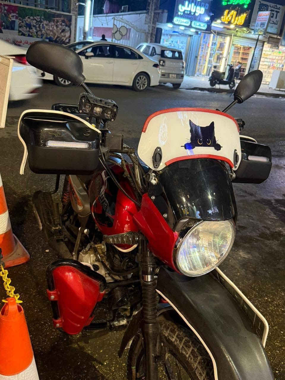 سلام عليكم بوكسر للبيع مديل ٢٢  داخله بل ٢٣ مرقم باسمي رقم جديد هزه جديده  ب مليونين و ٥٠٠ وبيه مجال بسيط ***********
