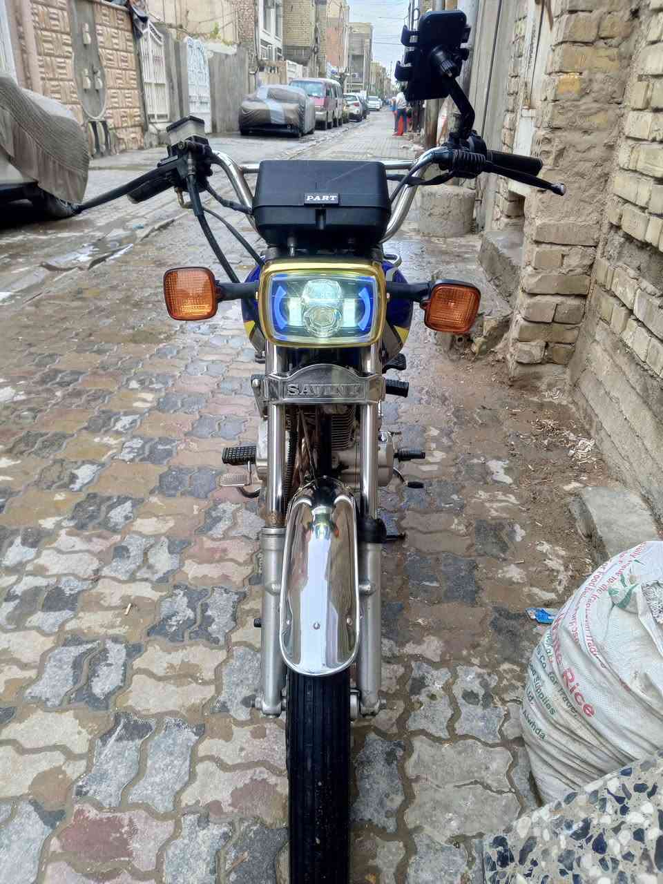 سلام عليكم دراجه سيفان موديل 2020 للبيع ارواق كامله نضافه فول  تانكي جديد باتري جديد تاير و ويل خلفي جدد نكره سفل هندر شغال كهربائيا شغاله  شلعه ومعدل خير  من الله  محرك ما مفتوح  احلى من الصوره السعر 500 قفل قفل قفل  عنوان بغداد الشعله رقمي واتساب ***********
