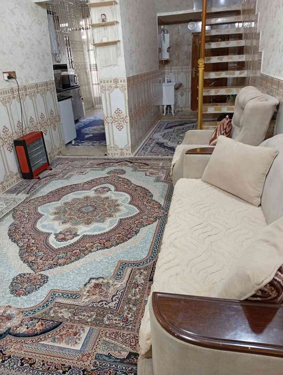 دار للبيع مساحه ١٠٠ متر نظيف  الأساس والسقف كونكريت غرفه سندويج فوك وكيزر مع خط مولده المكان شارع المطار الجديد قرب جوهرة العرب شارع العلويات الدار مقابيل العلويات  للعلم منطقة الكريشات  اول منطقه مشموله بل تطويب للاستفسار خاص او الاتصال  ع الرقم ***********
