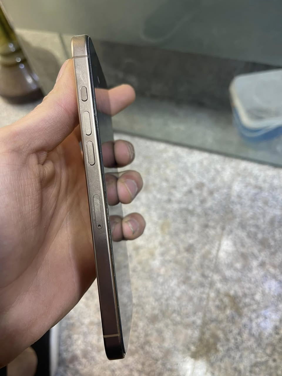 سلام عليكم للبيع ١٦ برو ماكس 
ذاكره ٢٥٦ 
بطاريه ٩٣
كارتونه وملحقات كامله
الجهاز نظيف كلش
السعر مليون و٣٠٠ وبي مجال
مكاني بغداد الامين 
للاتصال ***********
