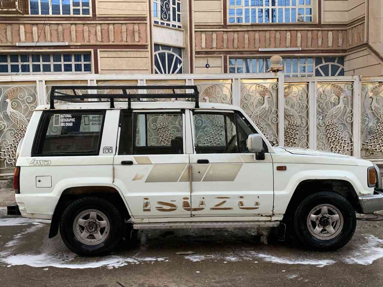 السلام عليكم ازوزه للبيع محرك vvt.i2500 تخم تاير جديد سياره باسمي تحويل ثاني يوم
سياره خير من الله  مشروع وطني  وكما موضح بل صور 

السعر 35  وبيها مجال للشراي فقط
***********
***********
