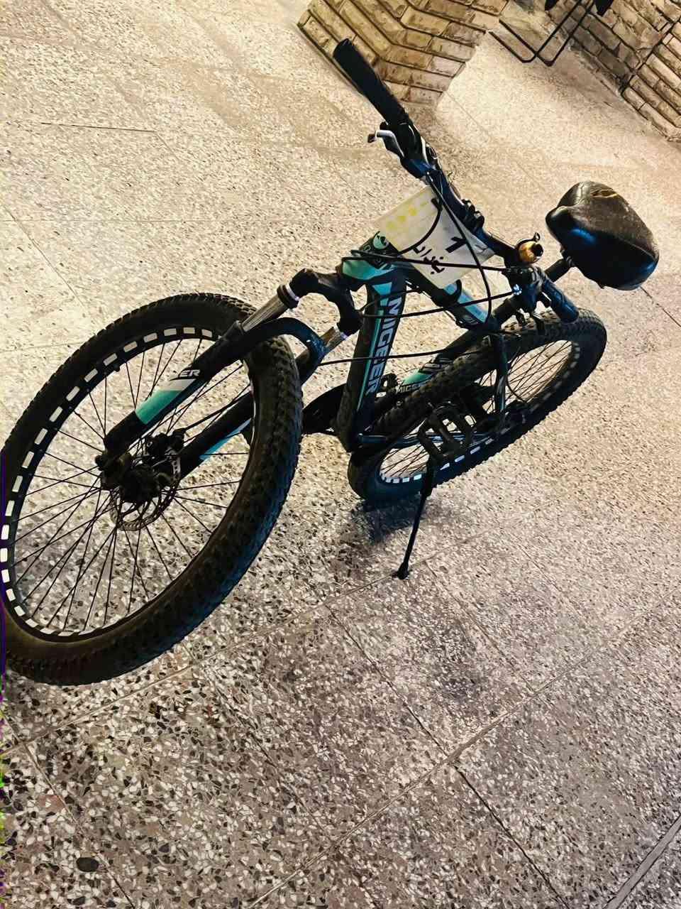 سلام عليكم بايسكل  للبيع  السعر 150 وبي مجال


**إذا كنت صاحب هذا الإعلان وتريد حذفه لأي سبب، رجاءا أرسل رسالة إلى الدعم الفني**