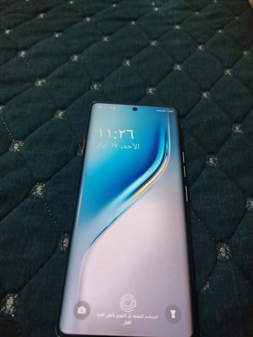 تكنو كامون 40برو 5g
شاشه 144 هيرتز.
رام 8+8=16 ذاكره 256 شاشه منحنيه اموليد
صوت ستيريو 
بطاريه 5200 شحن 45واط
معالج 7300التميت ببجي 90فريم حقيقي
كامرات من سوني 50+50+50
السعر 325 خاص او تصال***********
