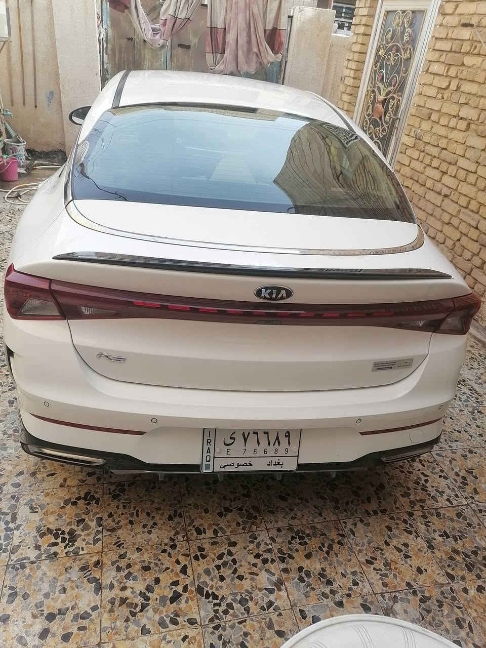 السلام عليكم كي فايف 2021 مكفوله كفاله عامه السياره جديده رقم بغداد ماشيه 69الف محرك السيارة 2000مكان السياره ناصريه مركز رقمي***********
