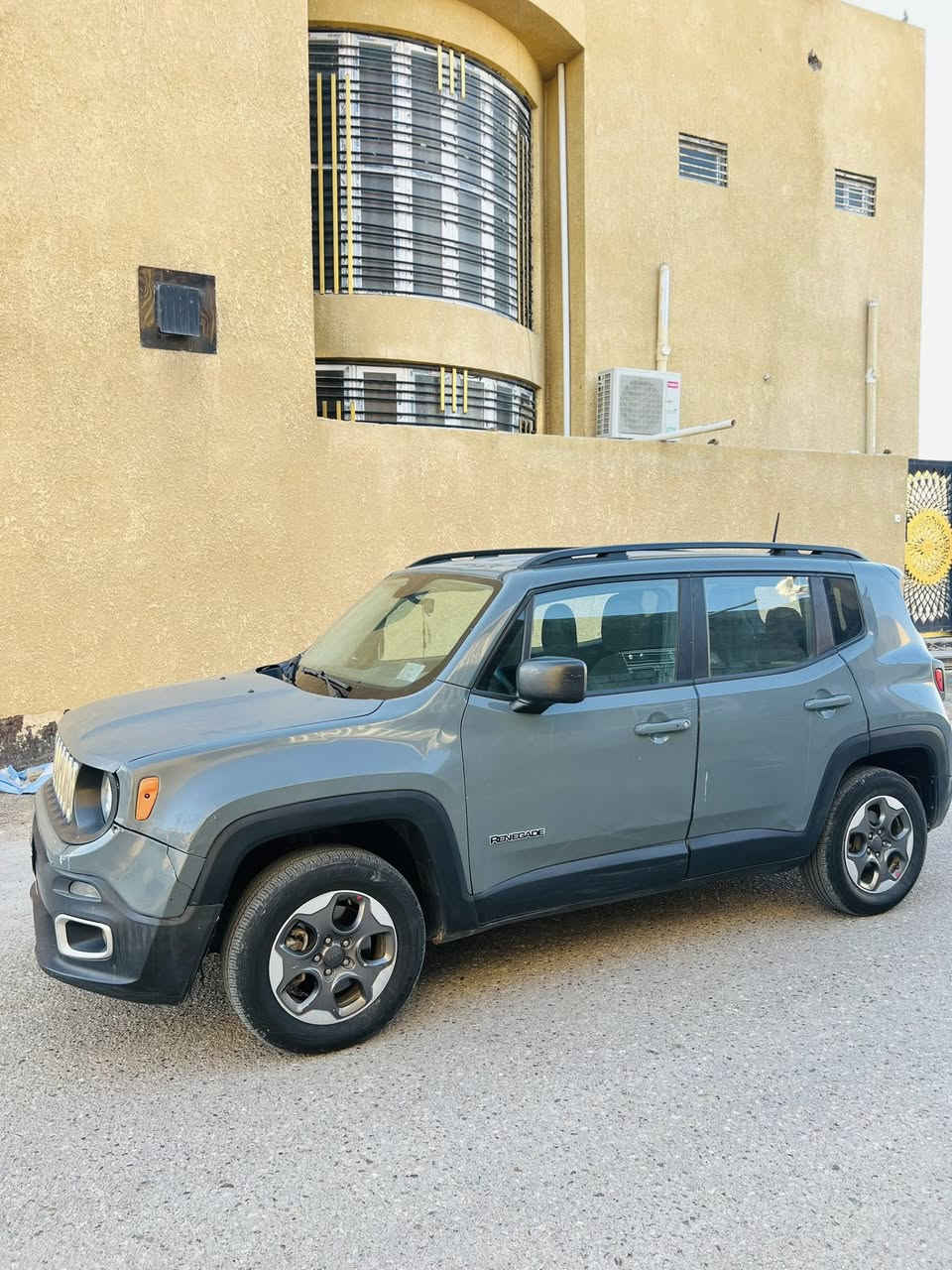 سلام عليكم جيب رينكد2017فول مواصفات عدا الفتحه كير ومحرك وحداديه كفاله تخم تاير جديد مال جناي جاهزه الاخير بيها3قطع صبغ 
السعر105وبيها مجال 
الاتصال***********
مامتواجد بلخاص 👆👆
تحكم استيرن 
كامره 
تشغيل عن بعد 
كامره 
شاشه
حساسات
