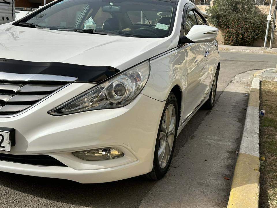 السلام عليكم ورحمة الله وبركاتة🌹
سوناتا موديل 2011 رقم بغداد الدولي ب اسمي هزة وسنوية جديدة فول ماعدا البصمة بانوراما تحكم ستيرن شاشة كاميرا حساسات مكينة 2400 بيها طخات ناشرلك السونار مع الصور
العنوان بغداد حي الجهاد السعر 118$ وبيها مجال بسيط

‭0772 609 1178‬
