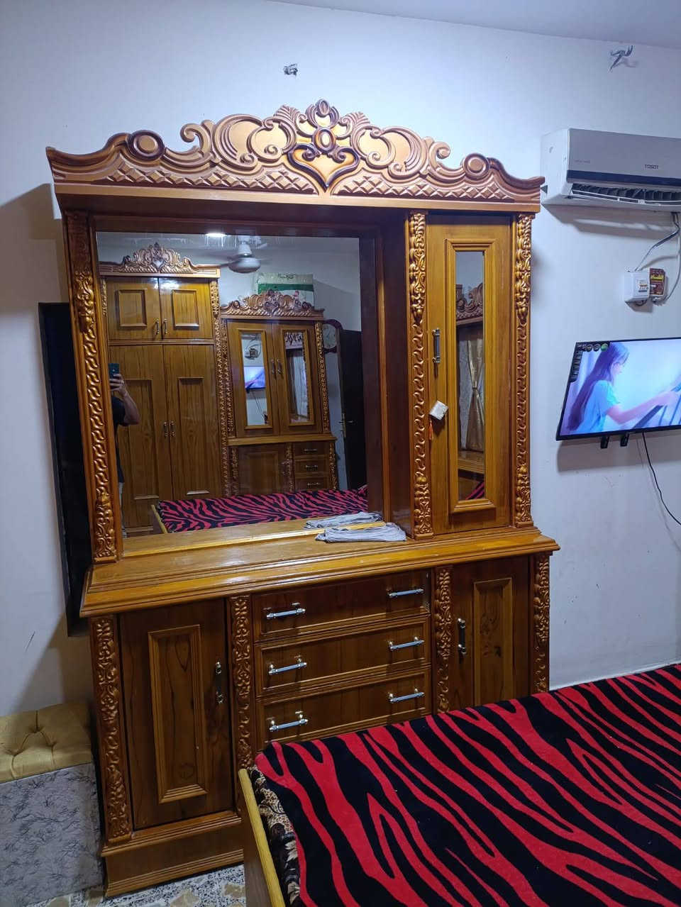 سلام عليكم غرفه لبيع مثل ماشوفون  ب صوره اتصال على ارقام  ***********  /***********
عنوان فلوجه حي العسكري احطاطه
