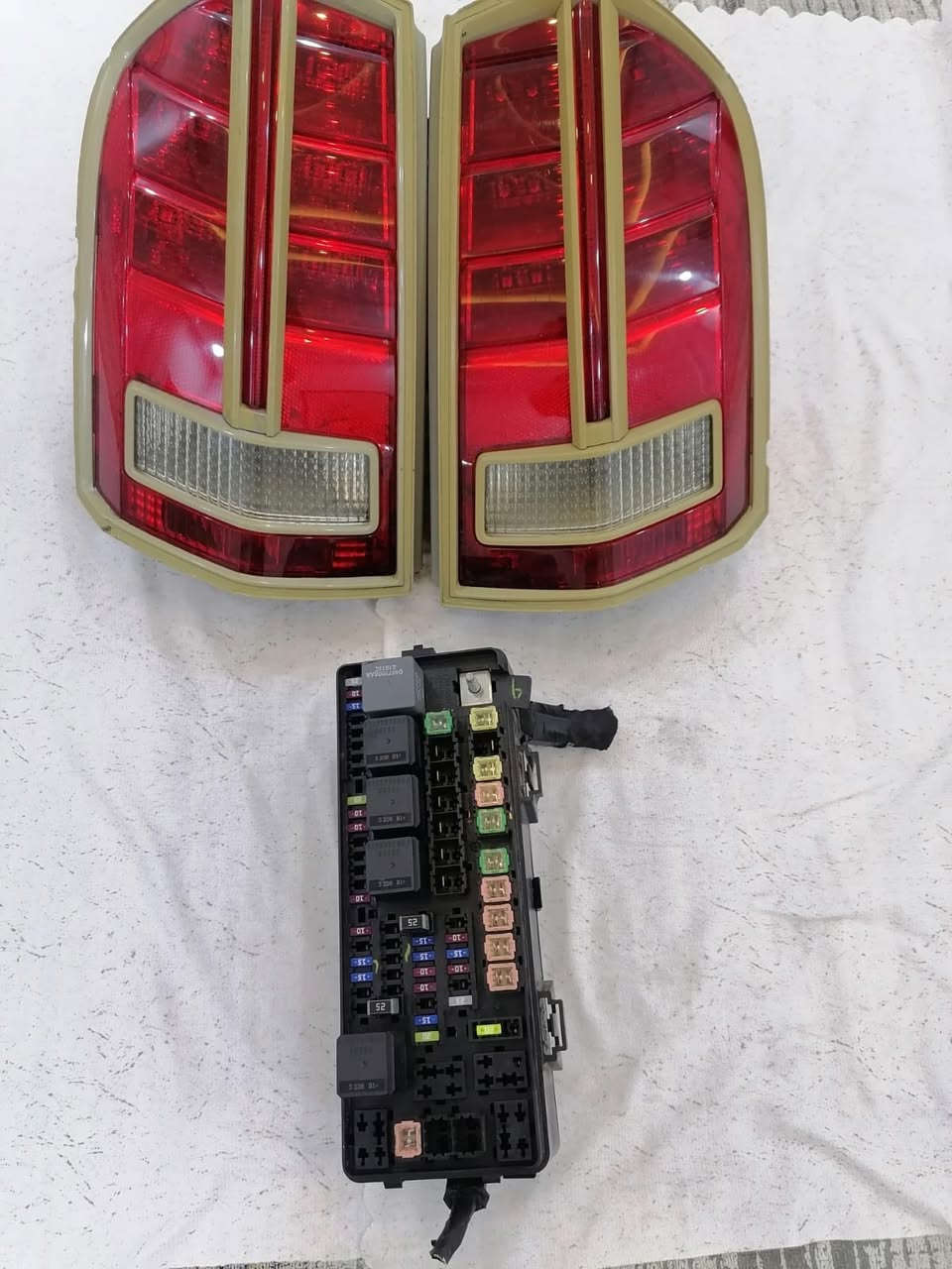 کلایزر اوباما 300C محرک هیمي 8 سلندر فول مواصفات 
یوجد شاشە استیرن شلیت سکان ارباك قاعیدە فیوزات بك لایت مجمع سکان 
بیبان سقف صندوق
*********** 👈🏻 Whatsapp
