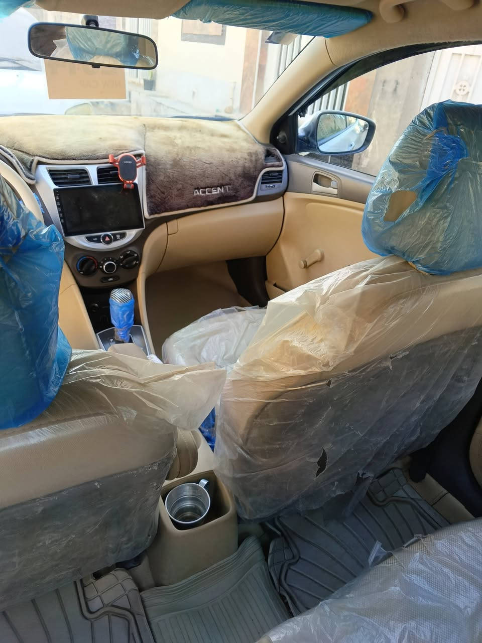سلام عليكم اكسنت موديل 13بيهه وارد خليجي مكفوله بيه بس جاملغ صبغ اوبيهه بارد بجاملغ المقابيله شبر والباقي كفاله محرك1600محرك كير مكفولات سياره ماعايزه اي شي مكان نجف ***********
