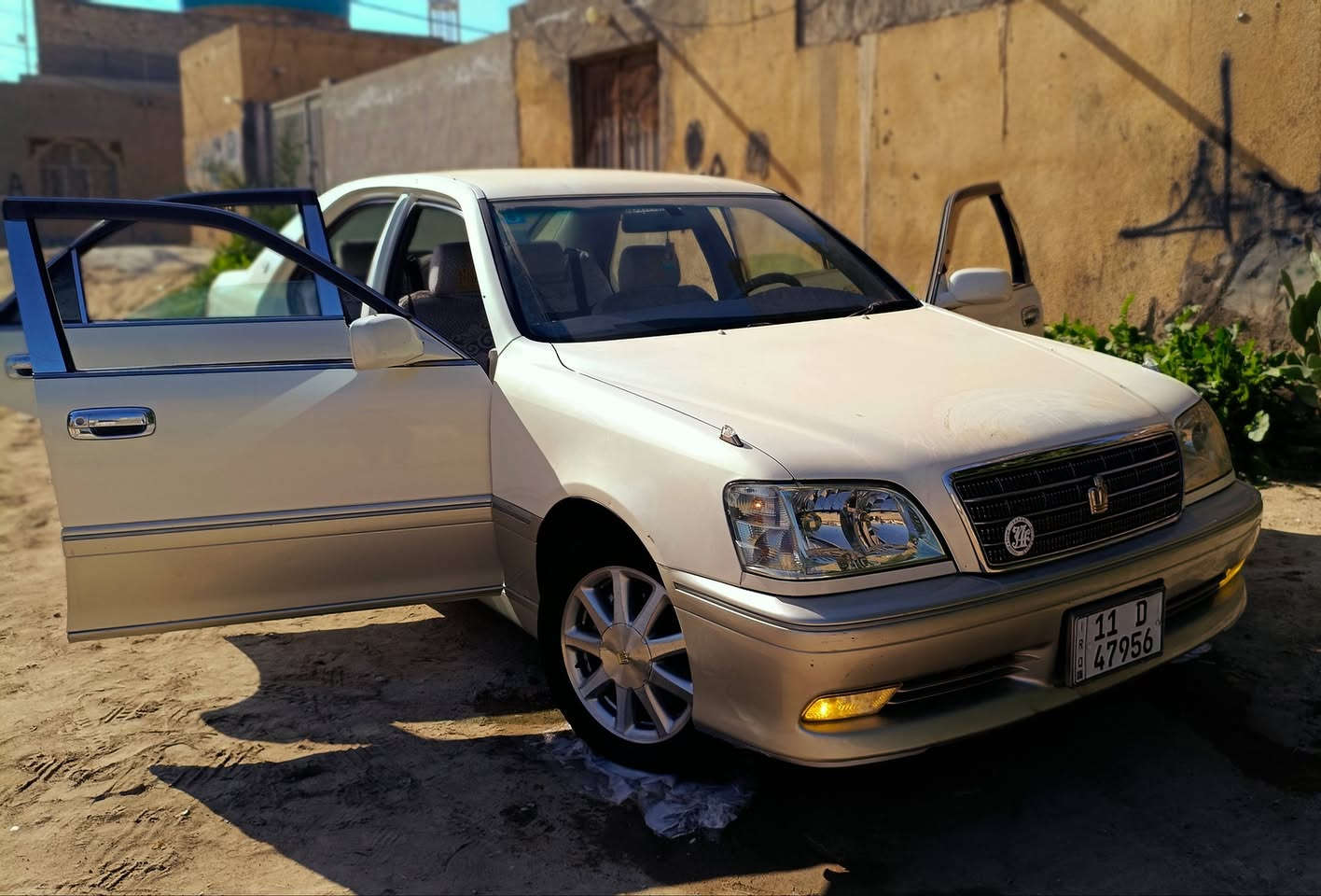 سلام عليكم للبيع تويوتا كراون ملكه لون ابيض رقم بغداد انكليزي مداور ثاني يوم السياره كفالة عامه
ماعدى تكحيل ب جاملخ الخلفي مبين بالصور الموصفات ثلاث دكم داخل رصاصي برده ديفور الكبير مسجل بلوتوث ويل نجمه كشنات كهرباء ستيرن كهرباء وباقي الموصفات معروفه السعر 165 وبيه مجال مكاني نجف قضاء المناذره الاستفسار عل رقم ***********
