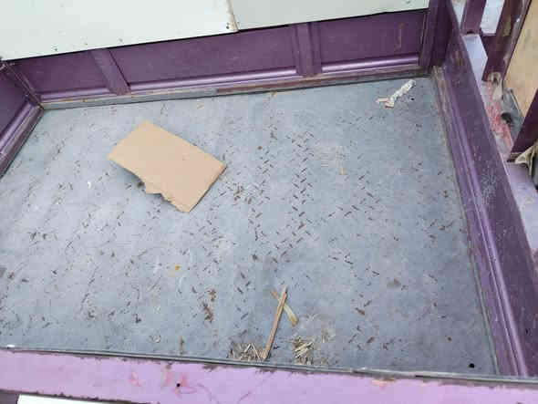 السلام عليكم ستوته للبيع ام تي ار رقم ابيض 2016 الرقم *********** السعر 1500
