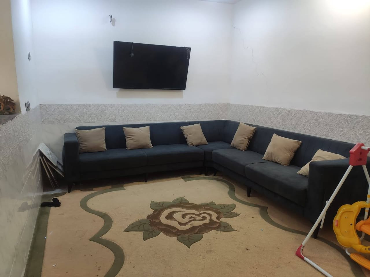 ياالله.. اللهم صل على محمد وال محمد 
دار للبيع في مجمع النجمه مقابل علوة الامامين طريق رابط
الزبيليه طابو صرف سند 25 المساحه 100 متر طابق واحد  بناء جديد متوفر كافة الخدمات شوارع تبليط مولد ذهبي
مجاري للشارع مدارس قريبه يبعد عن الإمام 10 كيلو متر
 السعر 63 مليون وبي مجال بسيط.((((يرهم إقصاد))) 
 للأستفسار. ***********
