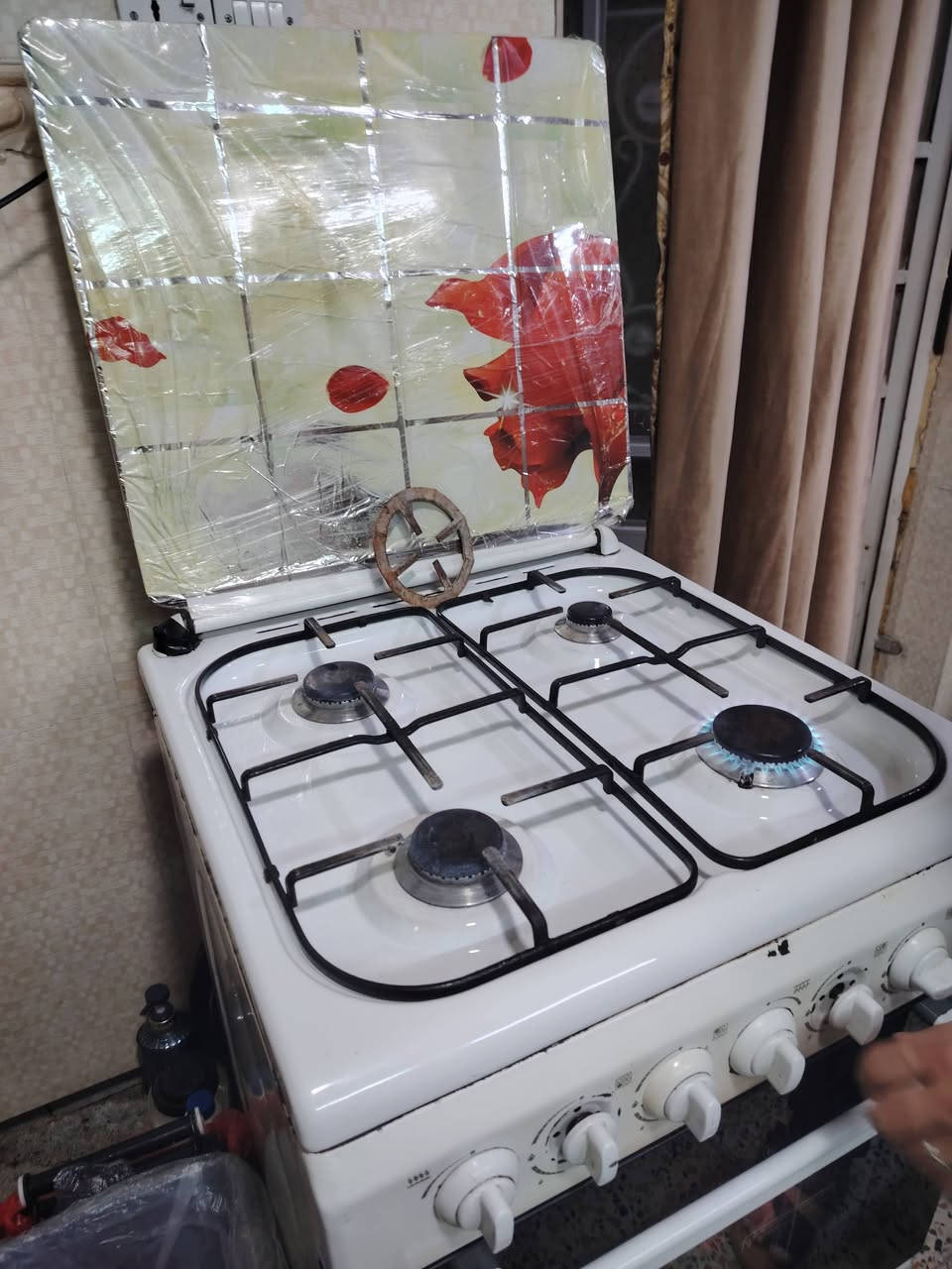 طباخ للبيع ٤ عيون مع فرن السعر ١٢٠٠٠٠ وبيه مجال مكان الموصل الايسر


**إذا كنت صاحب هذا الإعلان وتريد حذفه لأي سبب، رجاءا أرسل رسالة إلى الدعم الفني**