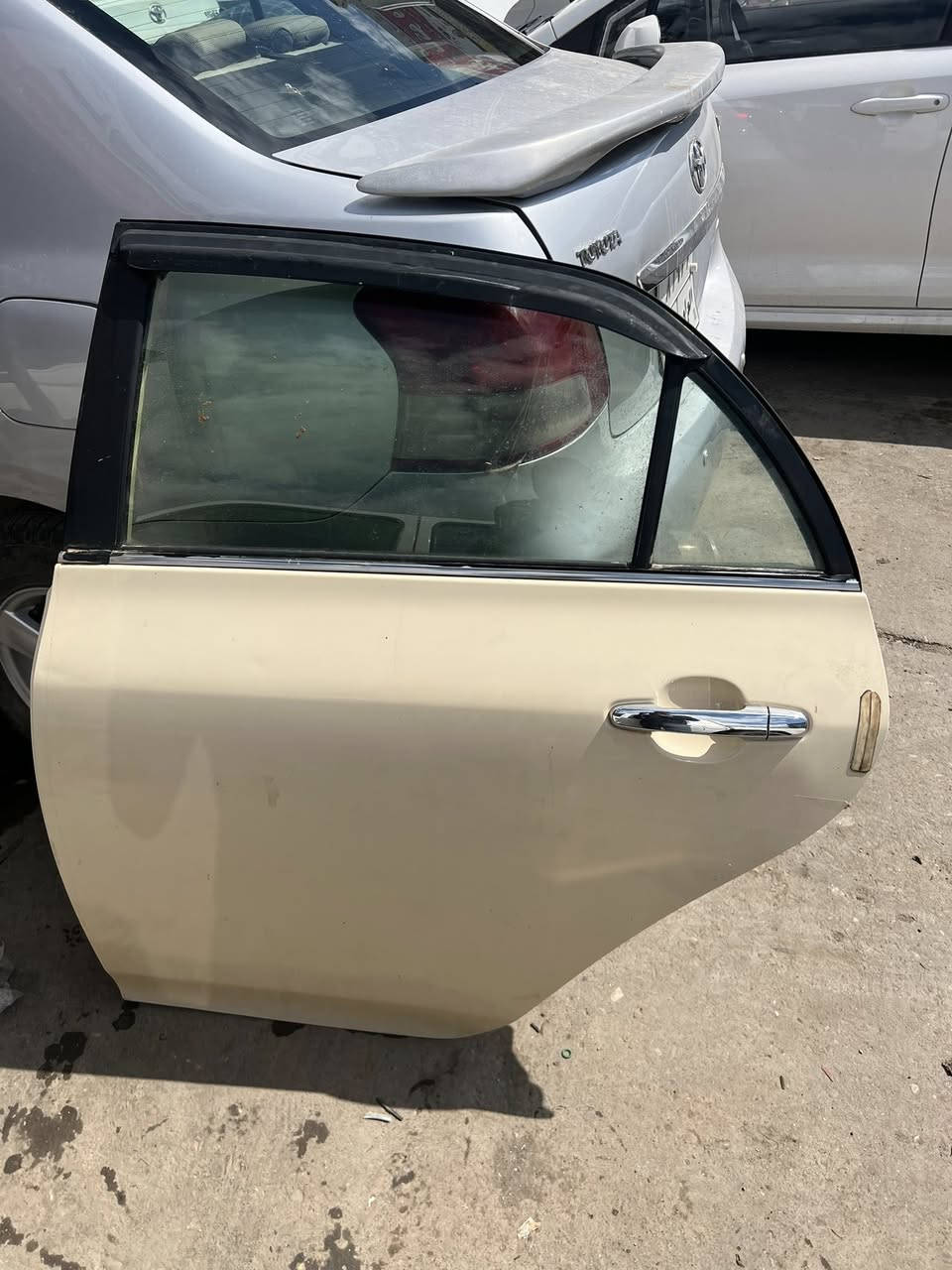 سڵاوی خوای گەورەتان لێبێ برایانی گروپ
دەرگای سایەق بیلاد تەکسی یەک پەڵە بچوک تەعدیلی تێئەکەوێ سوچەکەی خوارەوە وەک لە ڕەسمەکە دیارە
دەرگای دوای سایەق جوانو بێ کێشەیە
سێ ویل ئەستێرە لەگەڵ سپێرێکا بە تایەکانەوە بۆ فرۆشتن
ناونیشان سلێمانی مەتیقە سناعیەکە فرۆشگای شارۆ
*********** ئەدمینی ❤️
