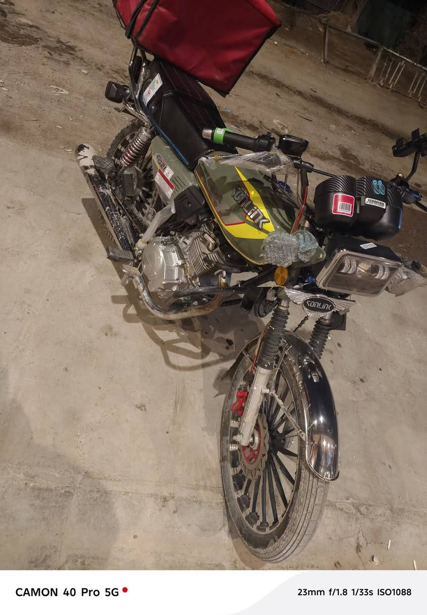 سلام وعليكم دراجة إيراني ٥ كير نظيفة كلش كلش زيرو نزلتها صار شهر 2025 للبيع مكاني المشتل بغداد دراجة خير من الله صار شهر من نزلتها نظافة 100/100 مكفولة كفالة عامه لا دعمه ولا ضربة ولا أي شيء كفالة رقمي للاستفسار ***********
