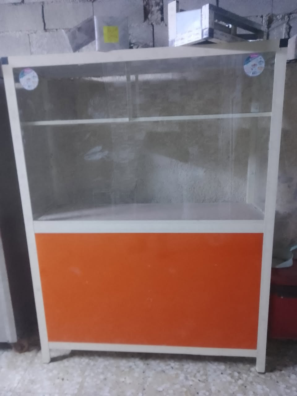 غراض مطعم كامله نصيفه جدآ
السعر كل الأغراض ب مليون وميه العنوان بغداد ***********
