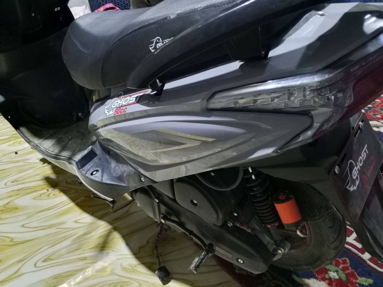 السلام عليكم دراجه سكنس للبيع دراجه ما نقصه اي شي دراجه تشتغل من طول لطول سلف دكت هندر سطوبات رباعي لايتات ليزر شلعته تخبل دراجه حاويه ما مفتوح ولا مفتوح بيه برغي كلها بلاديه مديل 25 مستعجل على بيعتتها سعر 650 بصره *********** واتساب موجود
