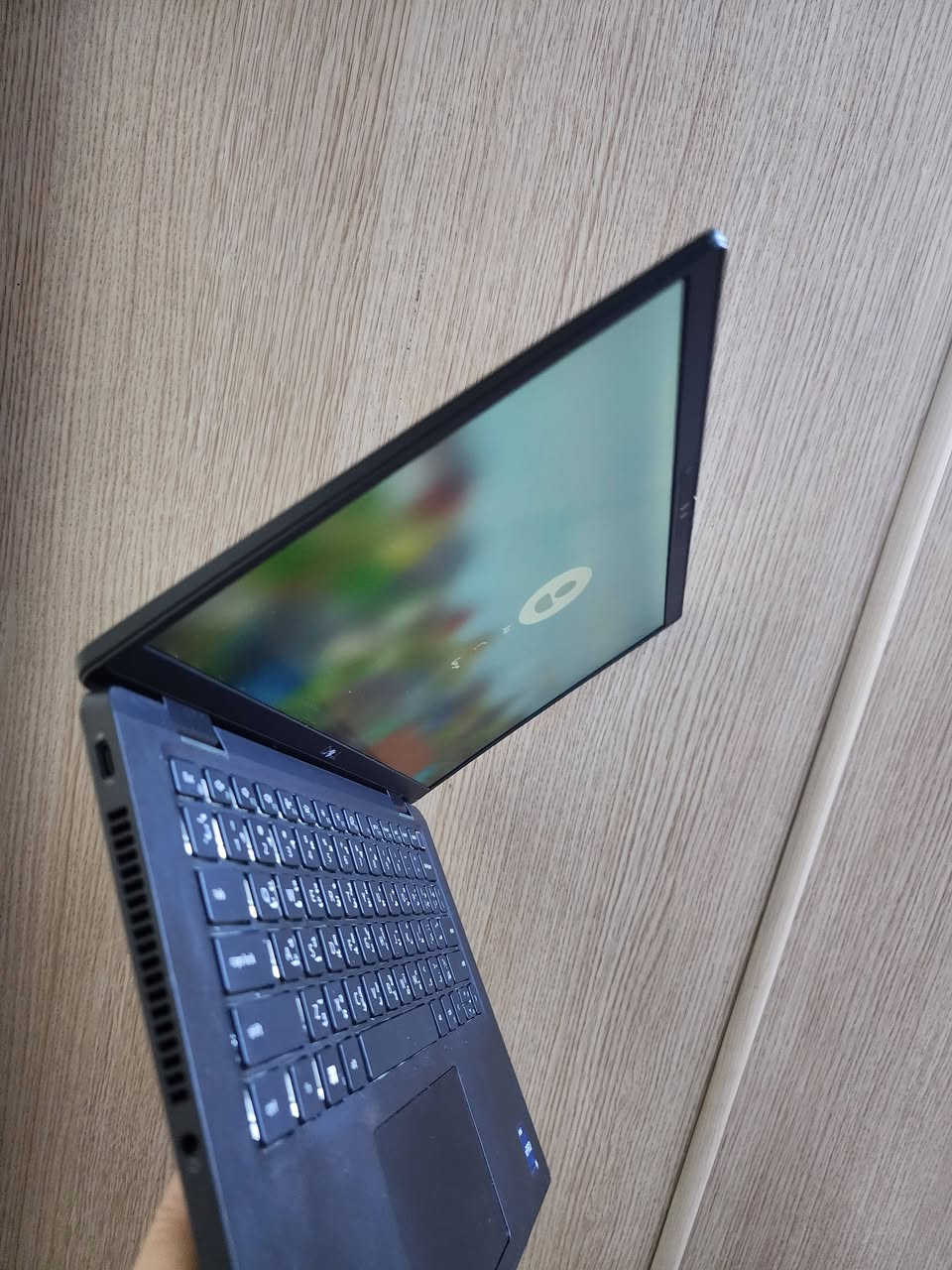 السلام عليكم 
لابتوب ديل كاربون فايبر بزنز كلاس
Dell latitude 7430

i5 12gen
16gb ddr4 3200
512 m.2 ssd samsung gen4
شاشة 14in ips 400nts 60 hz 
بطارية 58wh شحن سريع 90 واط 
بطارية جدا قوية ووقت طويل تنطي 

Gpu intel iris 8gb

كيبورد ضوئي بصمة وحساس وندوز هلو 
2type c تدعم ثندربولت جيل رابع 
Usb A 
Hdmi
وندوز ١١ مفعل اصلي 
اللابتوب كاربون فايبر خفيف ويشحن بالتايب سي يعني متشيل هم الشاحنه حتى ببور بنك يشحن

السعر 550


**إذا كنت صاحب هذا الإعلان وتريد حذفه لأي سبب، رجاءا أرسل رسالة إلى الدعم الفني**