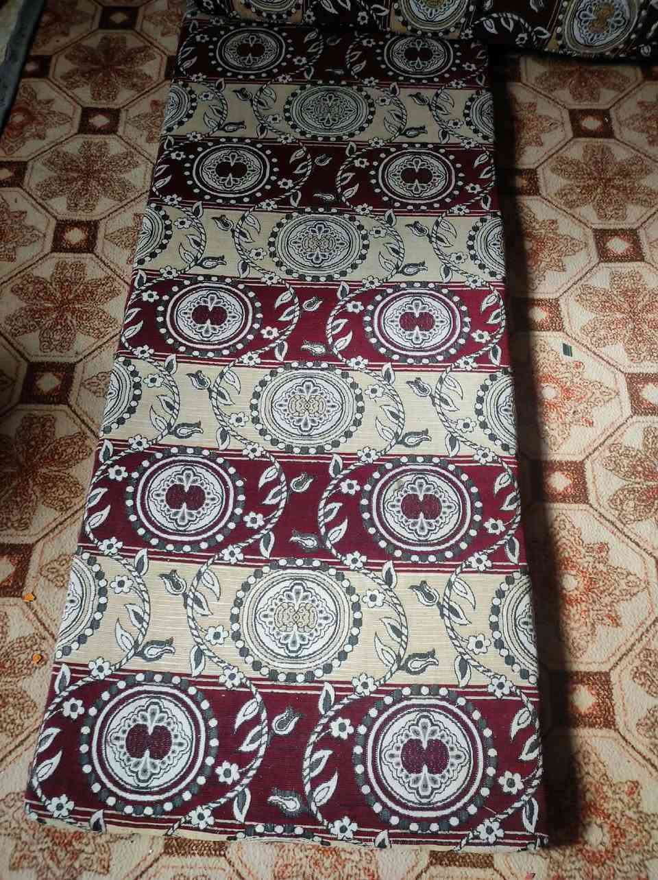 للبيع التجوات مال الظهر 5 و  الفراش الارضيه عدد 2 استخدام قليل الاستفسار على السعر اتصل على صاحب الديوان  مكان حي العسكري الثاني  ***********
