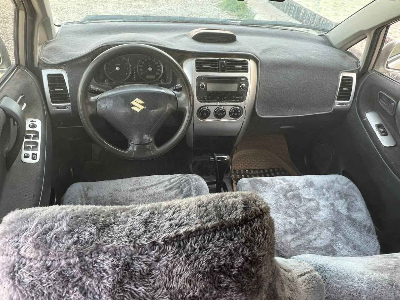 سلام عليكم سوزوكي 2005 رقم بصره مميز مشروع وطني محور محرك كورلا1600 محرك وكير جدد مكفوله من ضربه جاهزه
سعر 36 وبيه مجال مكان سياره بصره شراي اتصل ***********
