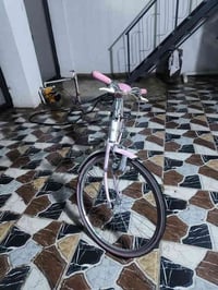 بايسكل ياباني حجم 24 والسعر 60 وب مجال التواصل على هذا الرقم 077013746...