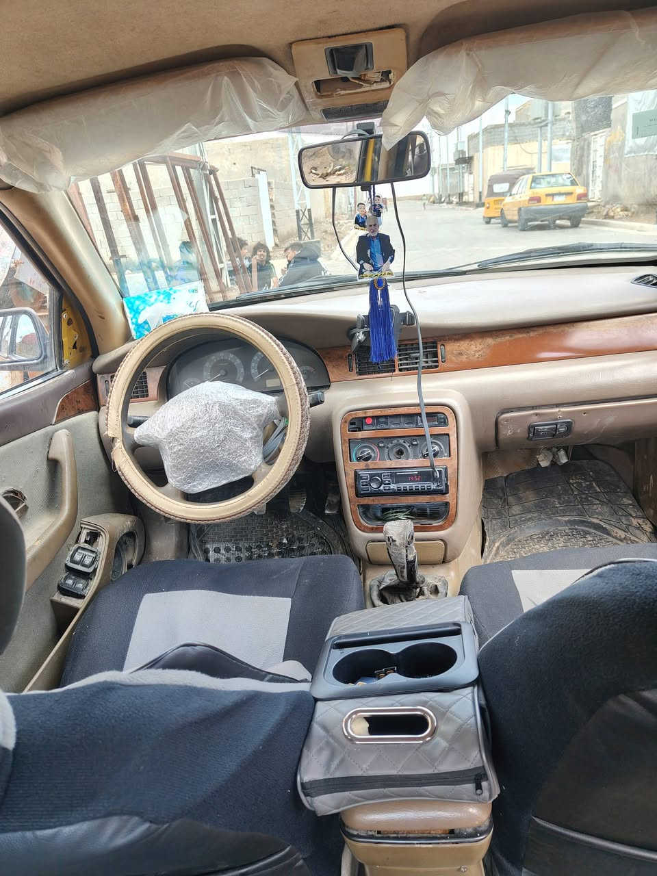 السلام عليكم سمند 2011 كير مكينه خير من الله سياره حلوه  هيئه وغرامه 300الف عليها السعر 22ورقه الغرامه طيح من السعر المكان العماره حي الرحمه الثانيه  لاستفسار ***********
