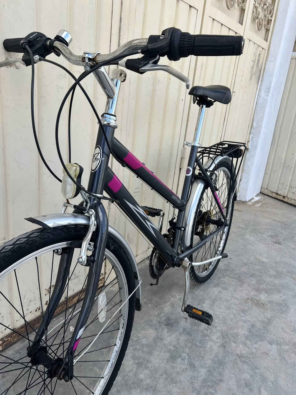 باسکیل اوروپی
حجم٢٦ 
جدیدجدید 
یتحمل١٥٠ کیلو 
جسم حدید
نضفە١٠٠/١٠٠ 
٧-٣نمر کیر
کلوبات امامی وخلفی. موجود 
 توصیل کل عیراق موجود 
عینوان /کلار-رزکاری 
ژ.م *********** واتئاپ موجود 
سعر١٤٥ الف
